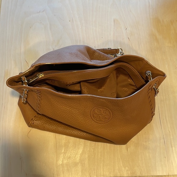 Tory Burch Women's Marion Chain Shoulder Slouchy Tote in Bark - Picture 8 of 13